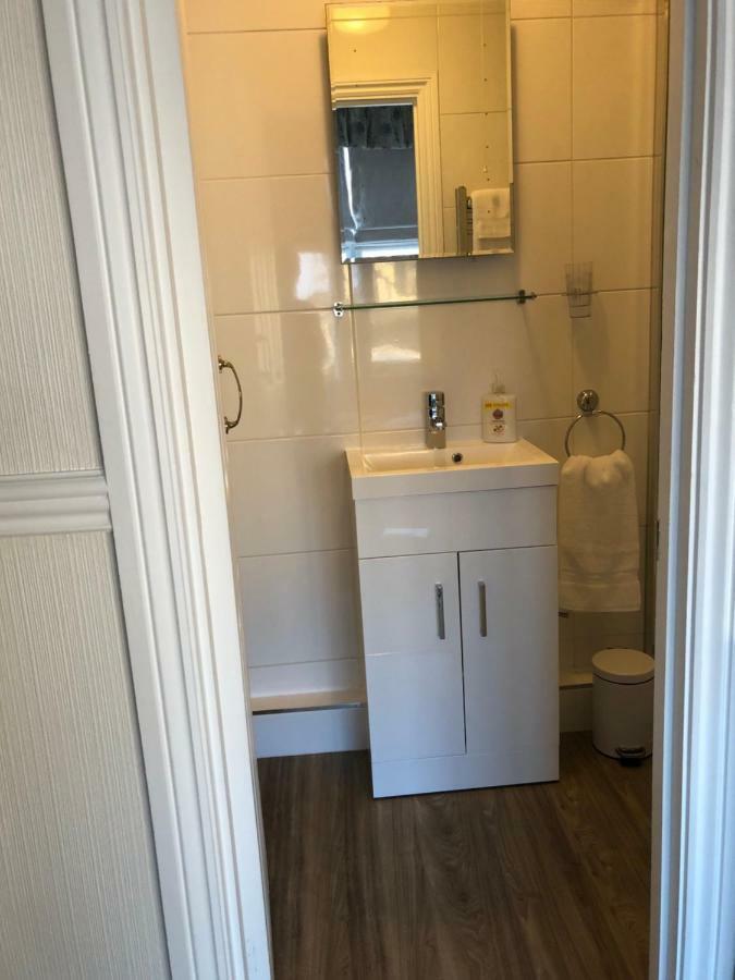 Rosedene Guest House Пембрук Экстерьер фото